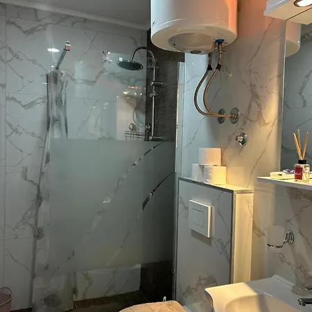 Dika I Misa Apartman *